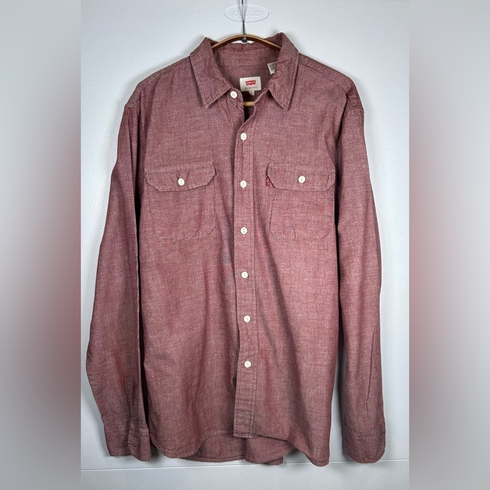 Levi's Burgundy Casual Button Down Shirt with Western Style. Size Large